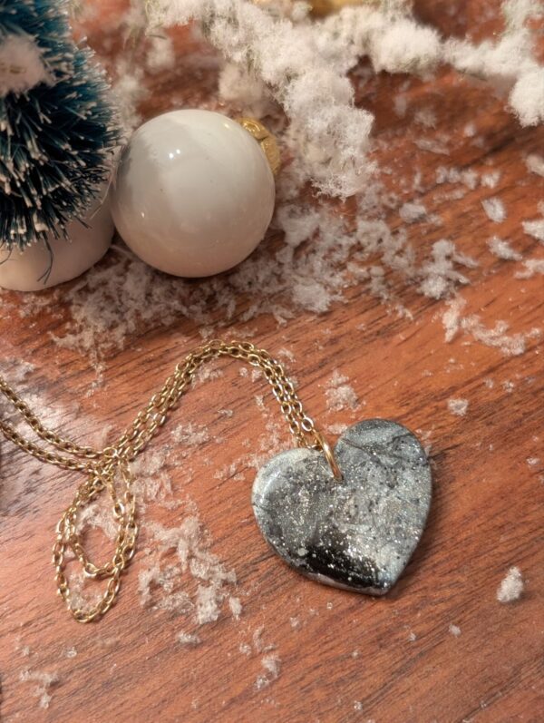 Collier Coeur gris/noir métallisé