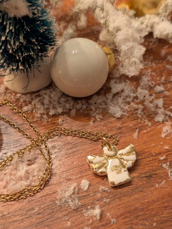Collier petit ange