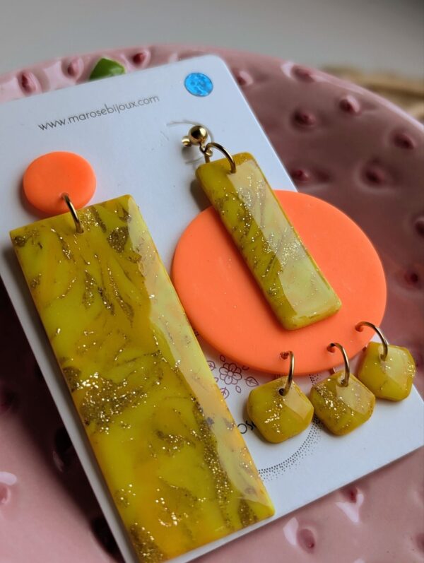 Boucles d'oreilles asymétriques